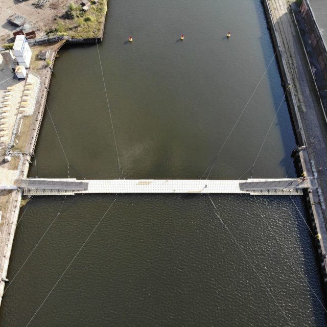Montage Pontonbrücke Lübeck 2019